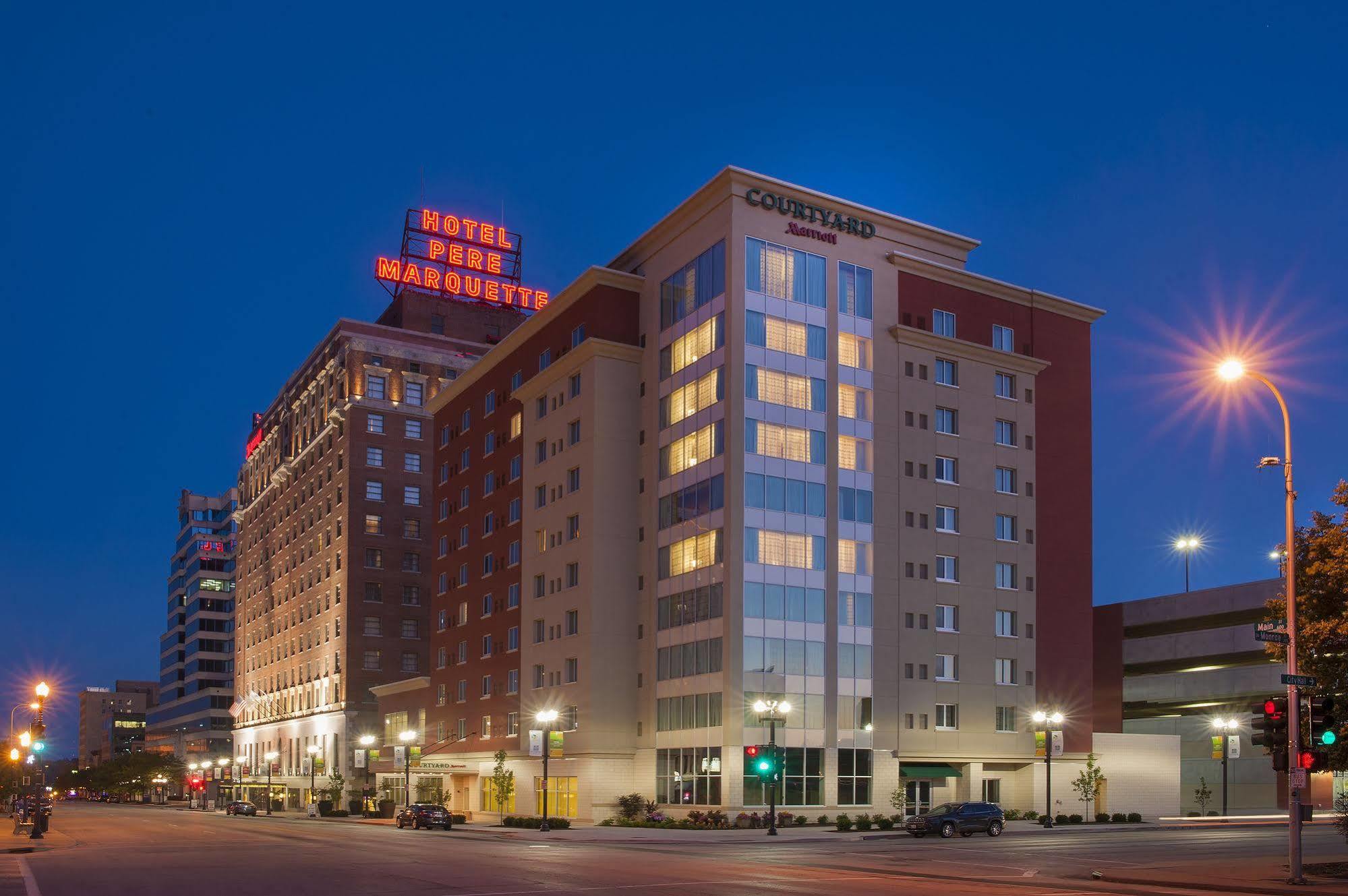 Hotel Courtyard Peoria Downtown Esterno foto